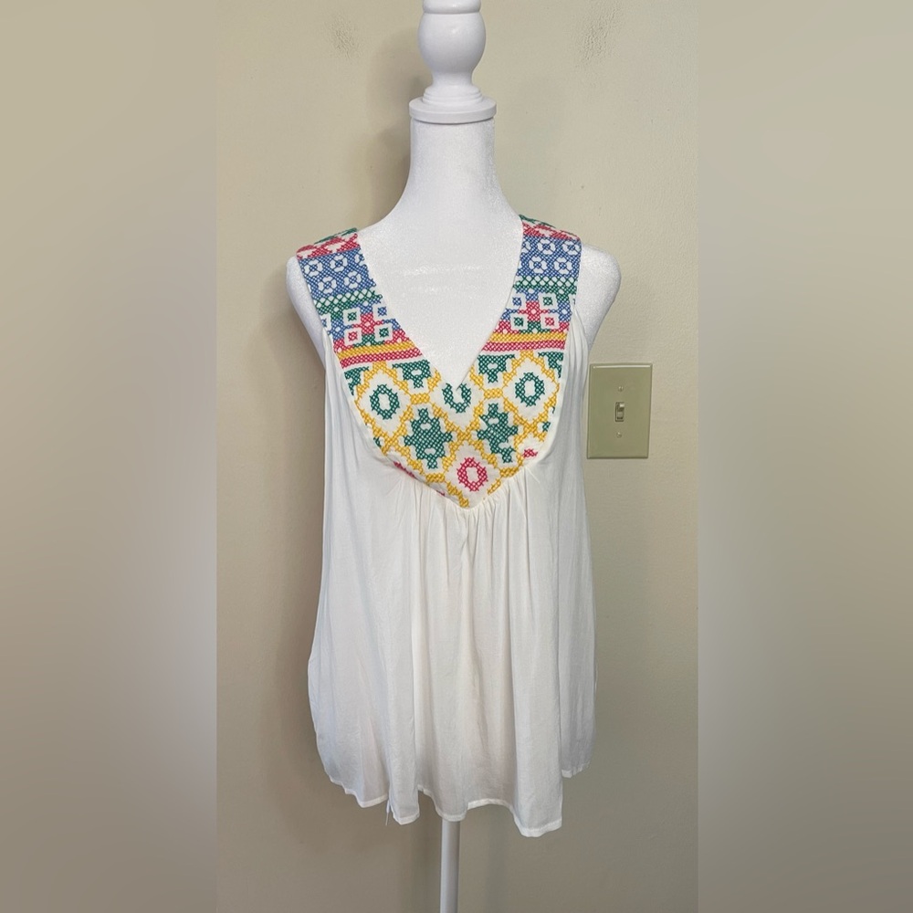 Lovestitch Women’s Bohemian Embroidery Tank Top V- Neck Size Medium. NWT